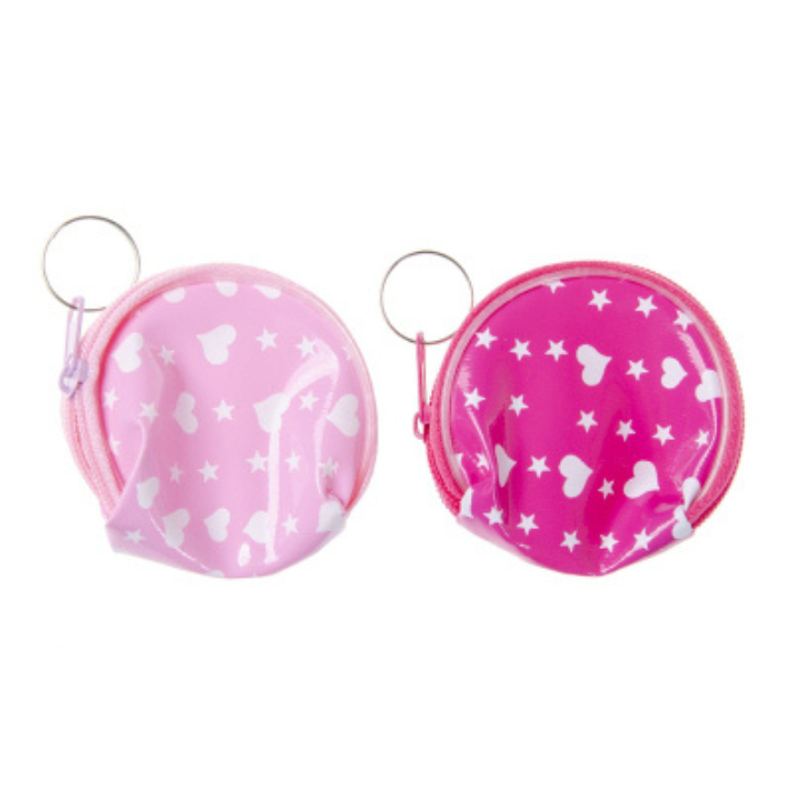 Op zoek naar een schattige en praktische portemonnee voor je kindje? De Portemonnee Mini Hart-Ster is de perfecte keuze! Deze kleine, stijlvolle portemonnee is ideaal voor het bewaren van zakgeld, muntjes of andere kleine schatten. Het heeft een charmant ontwerp in de vorm van een hart en ster, waardoor het niet alleen functioneel is, maar ook een vrolijk accessoire voor elke jonge fashionista.