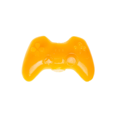 Breng ontspanning naar een nieuw niveau met de Squeeze Gamepad! Deze unieke stressbal heeft de vorm van een gamepad en is 6x9,5 cm groot, met een gewicht van 46 gram, waardoor hij perfect in je hand ligt voor het verlichten van spanning. Beschikbaar in vier verschillende kleuren, biedt de Squeeze Gamepad de perfecte manier om even te ontspannen na een lange dag gamen, of wanneer je gewoon even wilt afkicken van de drukte. Het zachte, flexibele materiaal maakt het ideaal voor knijpen, terwijl het je helpt om te focussen en te kalmeren. Een must-have voor elke gamer of stressball-liefhebber!