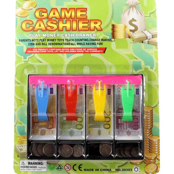Laat kinderen kennismaken met geld, rekenen en winkeltje spelen met deze realistisch ogende speelgeldset in een overzichtelijke speellade. Van briefjes tot muntjes – alles zit netjes opgeborgen en klaar voor gebruik.