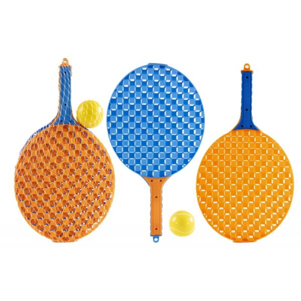 Tennisracket set in net